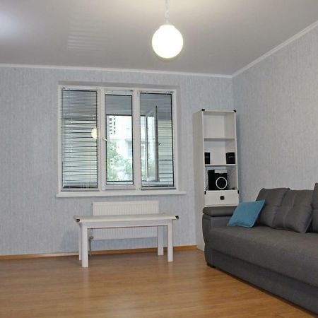 Large 2-Bedroom Apartament In The Center Кишинев Екстериор снимка