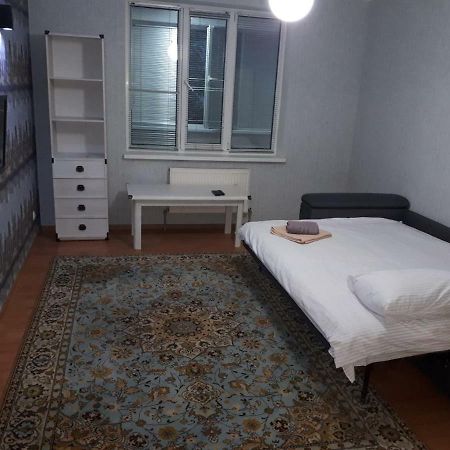 Large 2-Bedroom Apartament In The Center Кишинев Екстериор снимка
