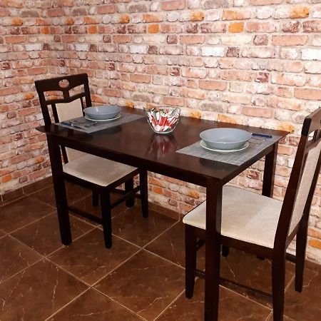 Large 2-Bedroom Apartament In The Center Кишинев Екстериор снимка