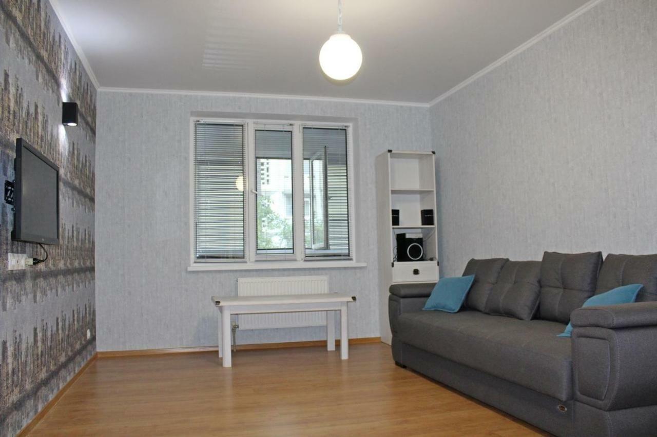 Large 2-Bedroom Apartament In The Center Кишинев Екстериор снимка