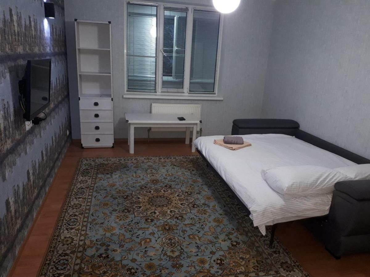 Large 2-Bedroom Apartament In The Center Кишинев Екстериор снимка