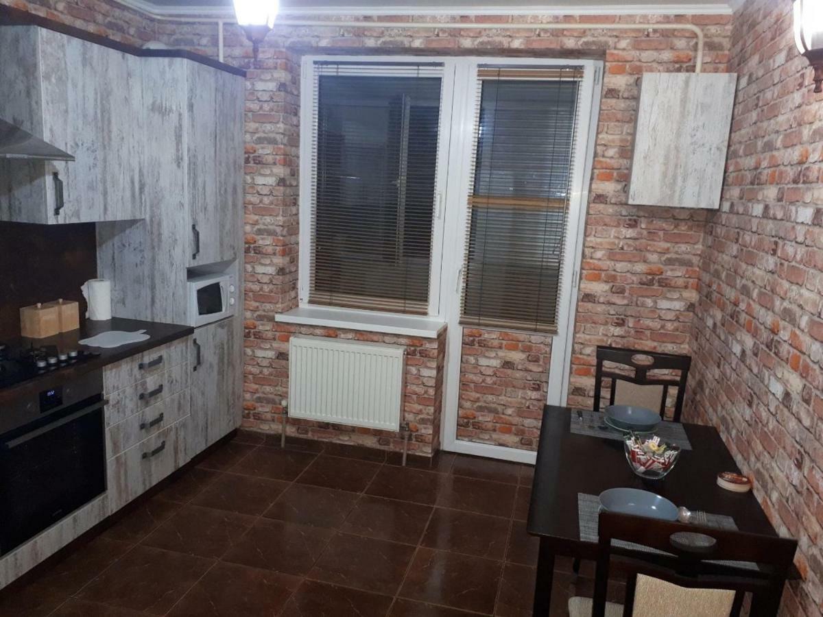 Large 2-Bedroom Apartament In The Center Кишинев Екстериор снимка