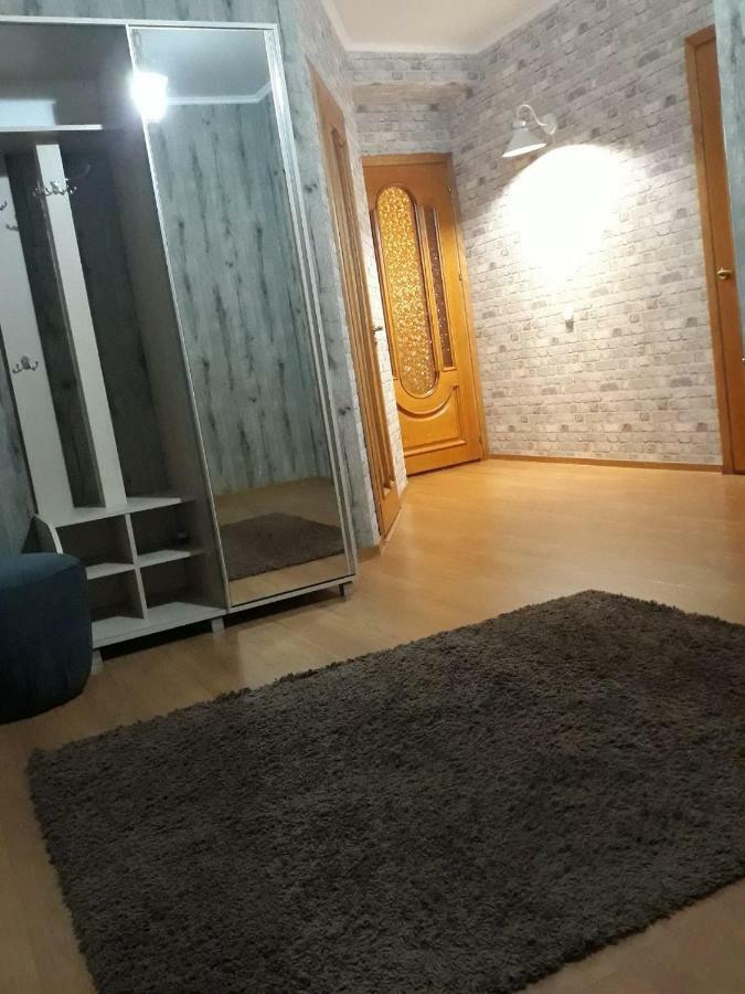 Large 2-Bedroom Apartament In The Center Кишинев Екстериор снимка