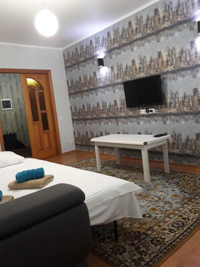 Large 2-Bedroom Apartament In The Center Кишинев Екстериор снимка