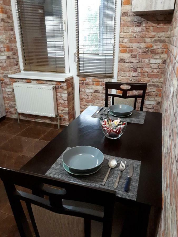 Large 2-Bedroom Apartament In The Center Кишинев Екстериор снимка