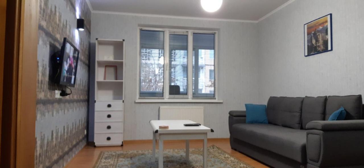 Large 2-Bedroom Apartament In The Center Кишинев Екстериор снимка